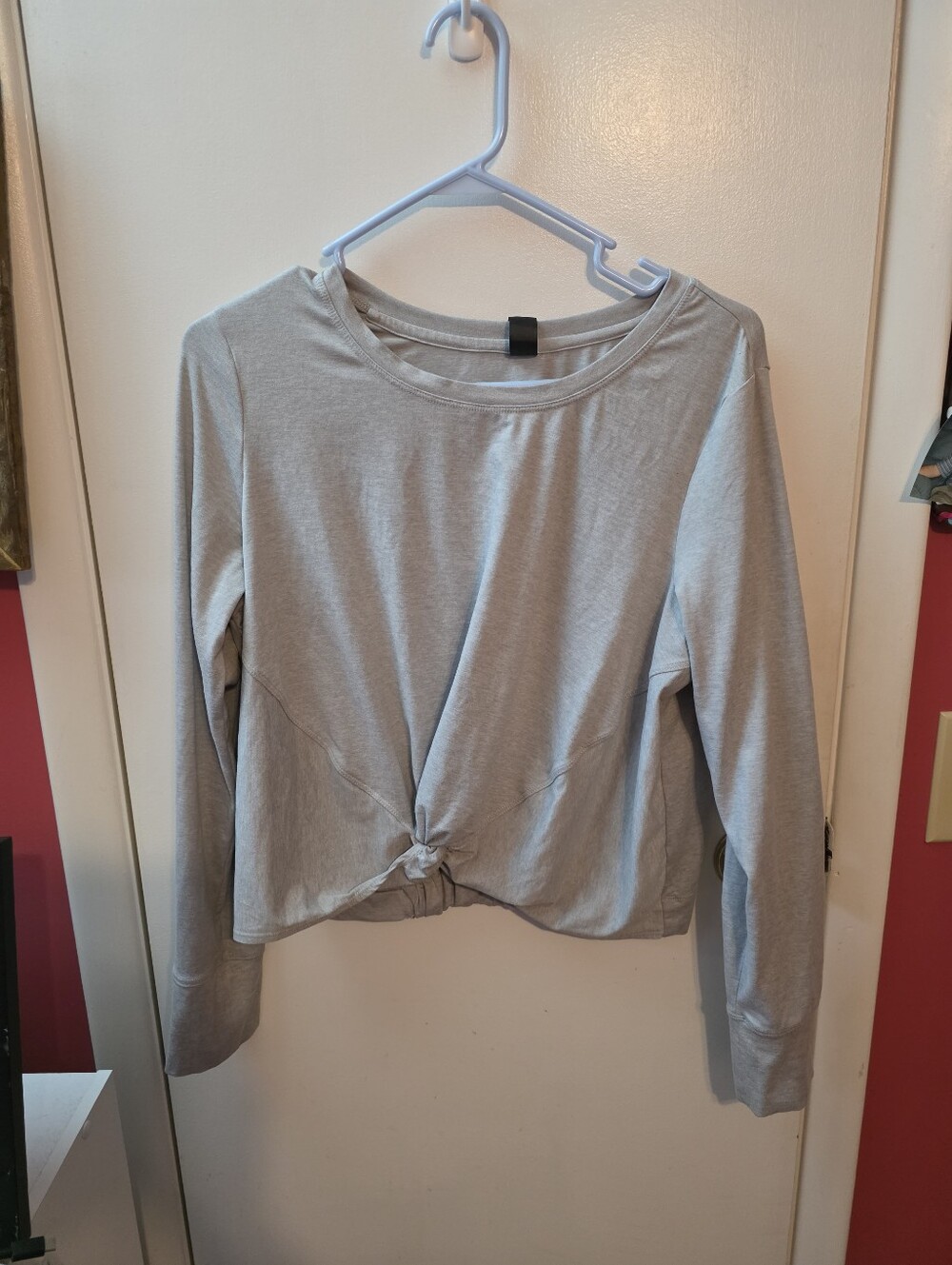 Yogalicious Gray Cropped Top Size Medium